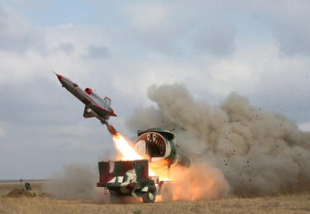 刚刚！俄军拿出压箱底无人机对乌克兰“以牙还牙”(图3)