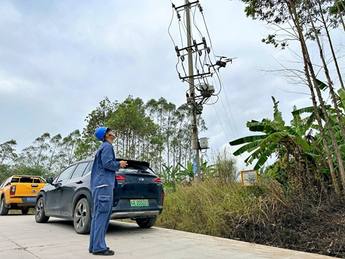 无人机巡检助力广西钦州电网安全运行(图1)