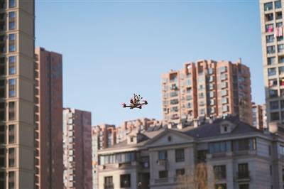 警用无人机时代已至，王牌“飞行员”圆梦(图2)